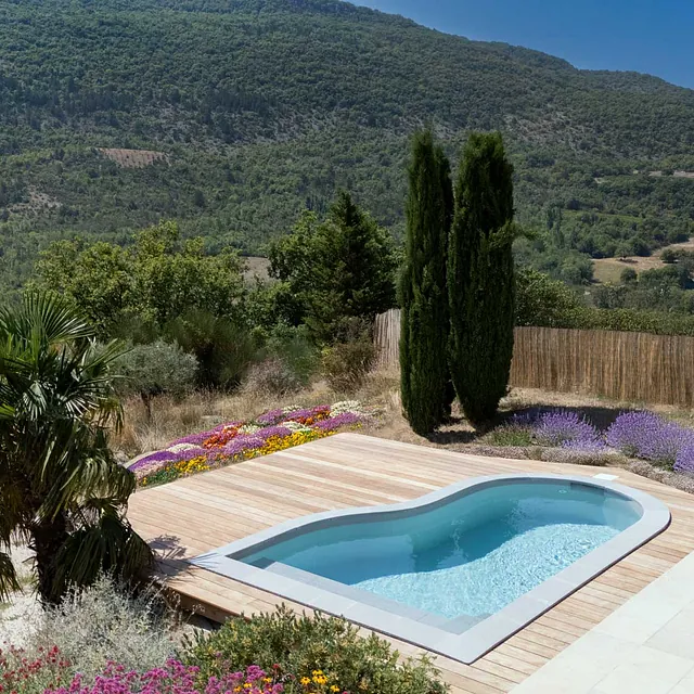 Pool-Typ Inaya