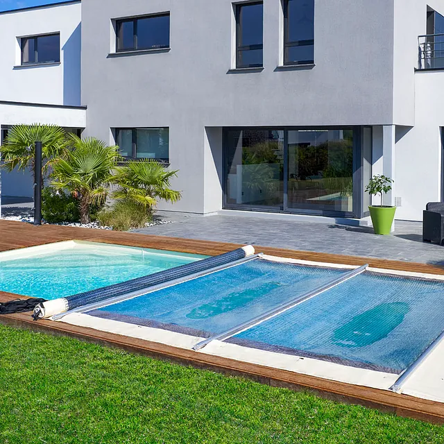 Netzabdeckung bei Tag auf Pool